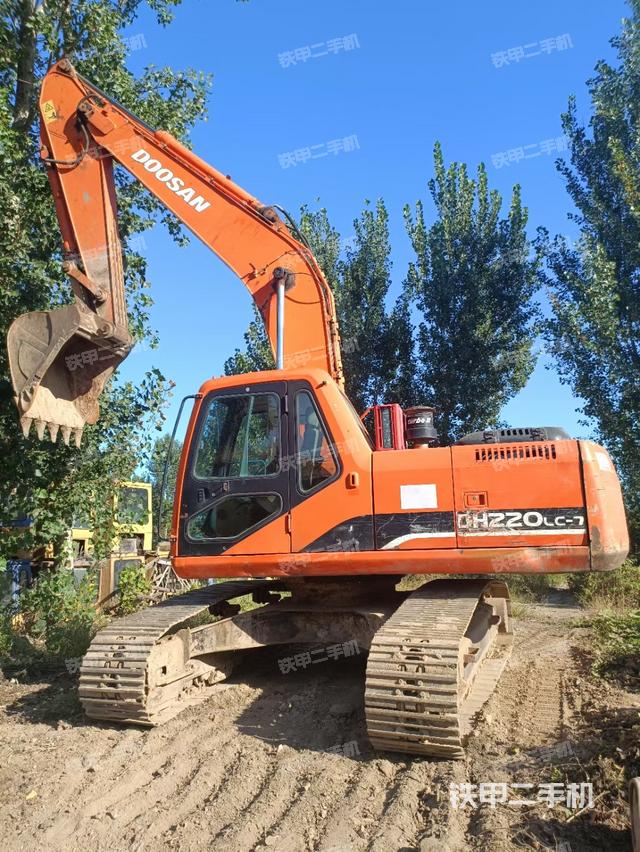 驾驶室整体（整机外观）