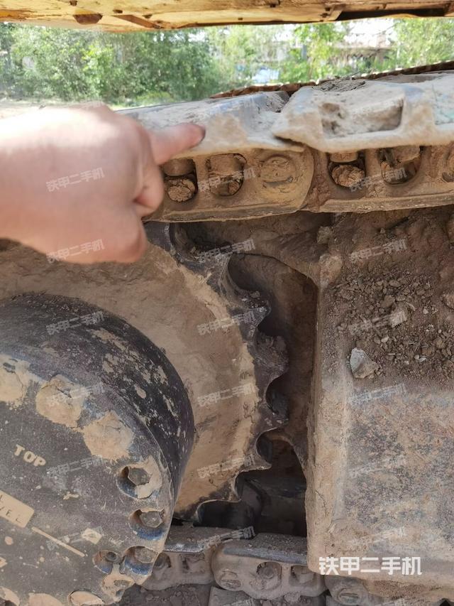 右驱动轮（行走机构）