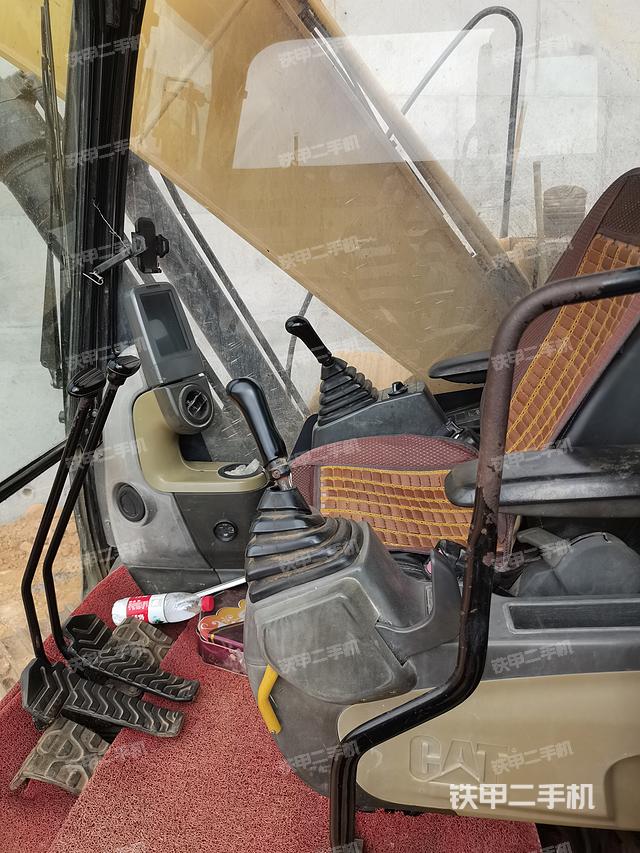 驾驶室整体（整机外观）