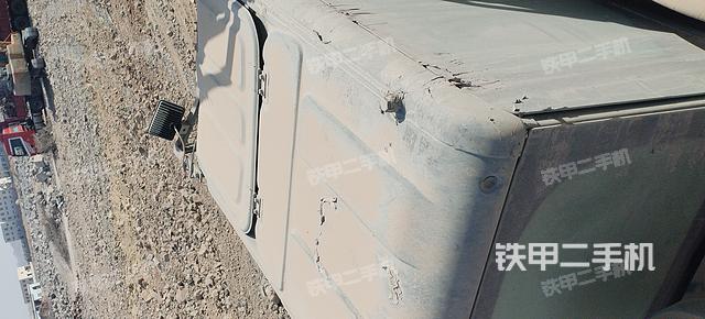 驾驶室顶部（整机外观）