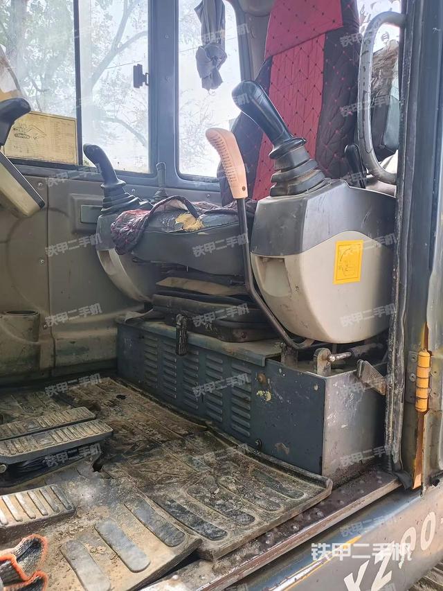 驾驶室整体（整机外观）