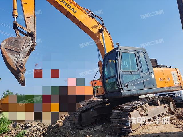 现代R215-7C挖掘机