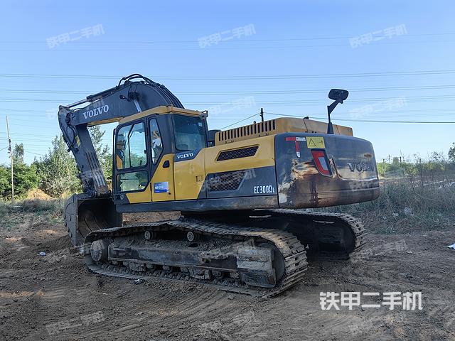 沃尔沃EC300DL挖掘机