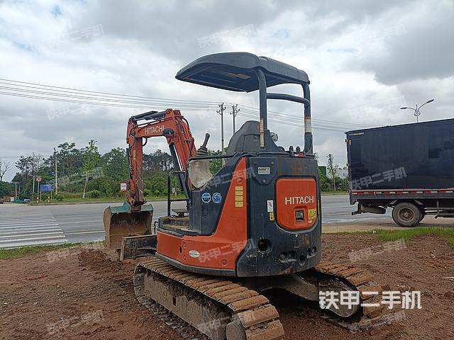 驾驶室顶部（整机外观）