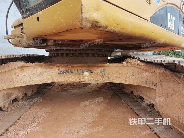 单侧履带整体（整机外观）