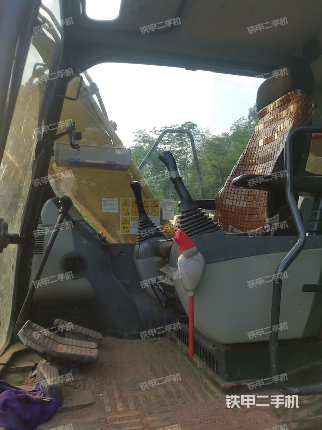 驾驶室整体（整机外观）