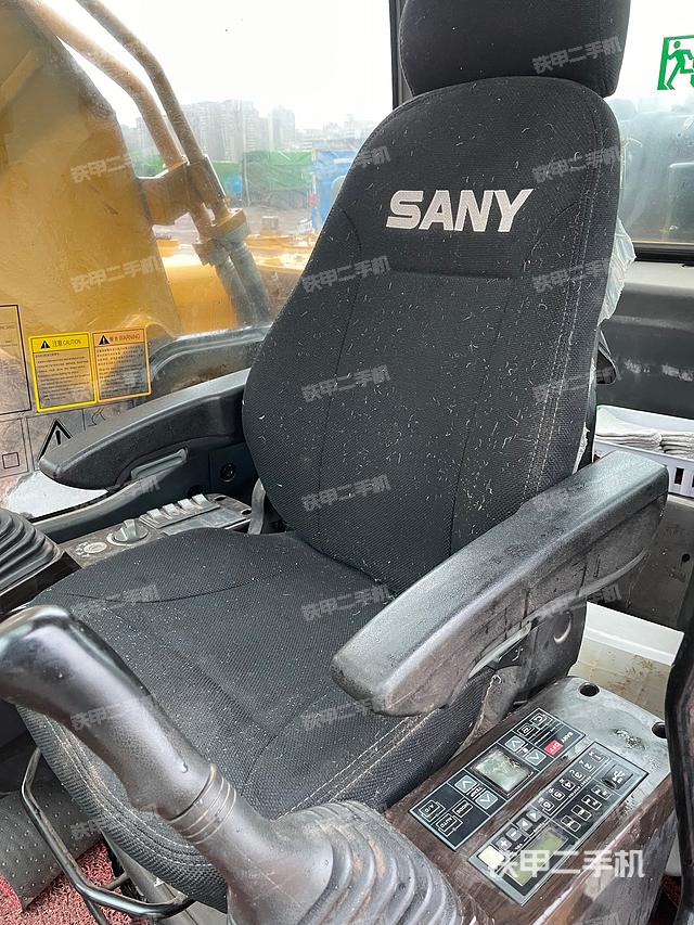 驾驶室整体（整机外观）