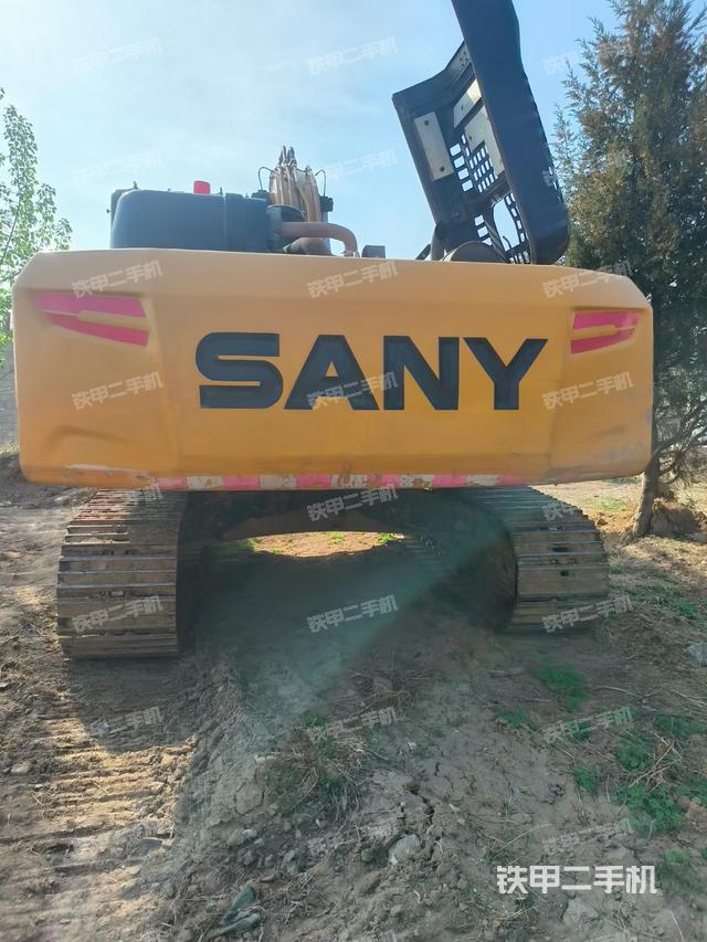 驾驶室顶部（整机外观）