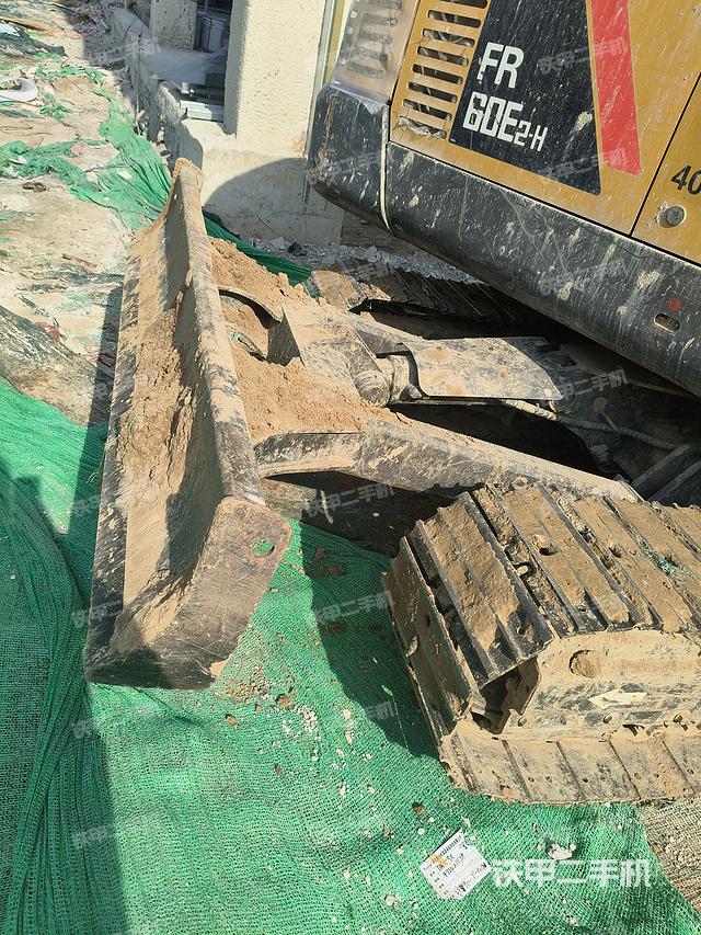 回转马达和主控阀（整机外观）