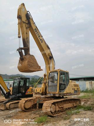 威海山东临工LG6220挖掘机实拍图片