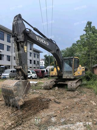 郑州沃尔沃EC220D挖掘机实拍图片