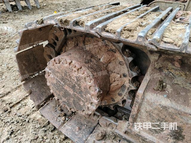 右驱动轮（行走机构）