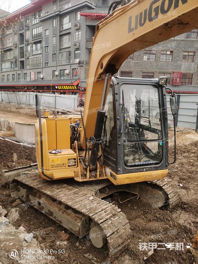 驾驶室顶部（整机外观）