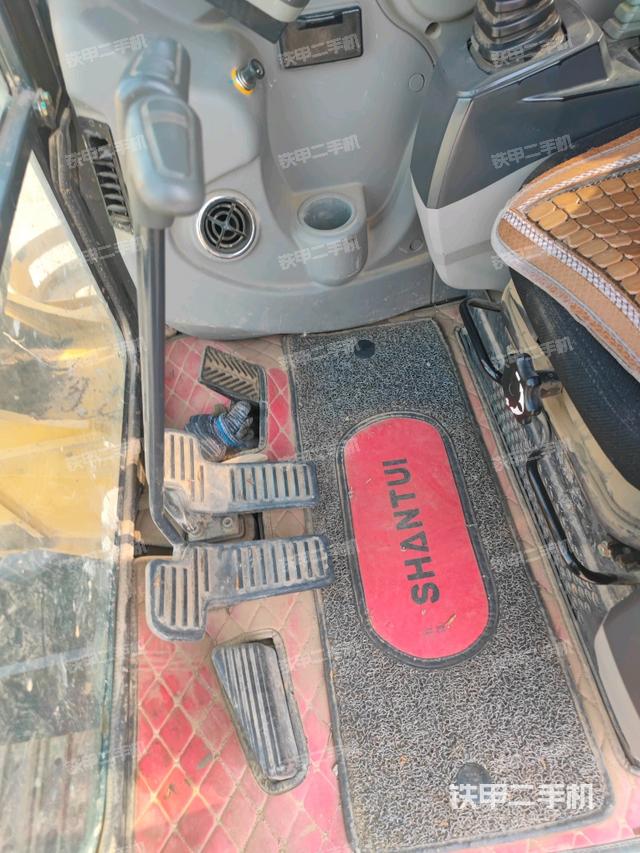 后窗玻璃角標(biāo)（駕駛室部分）