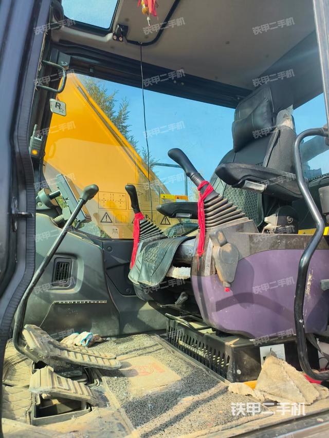 驾驶室整体（整机外观）