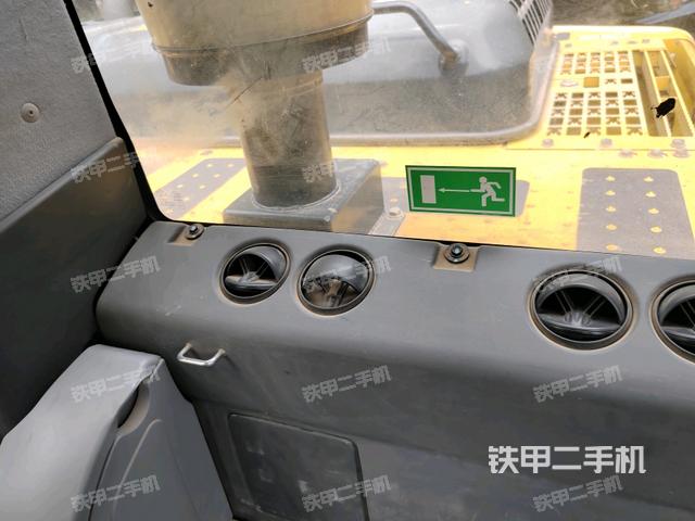 后窗玻璃角标（驾驶室部分）