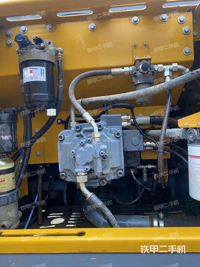 单侧履带整体（整机外观）