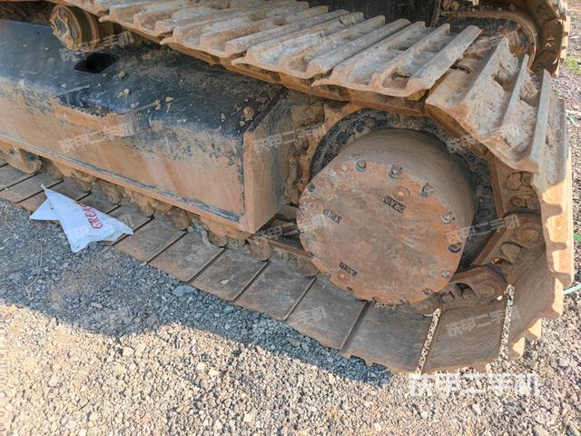 左驅(qū)動輪（行走機構(gòu)）