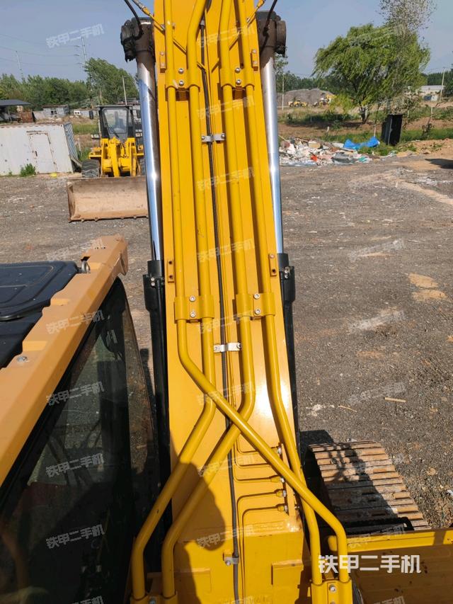 大臂背部俯視（工作和回轉(zhuǎn)裝置）