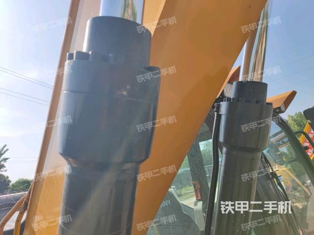 大臂油缸整體?豎拍（工作和回轉(zhuǎn)裝置）