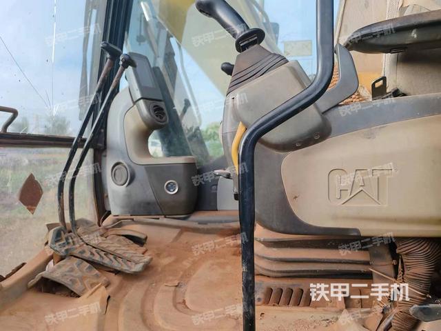 驾驶室整体（整机外观）