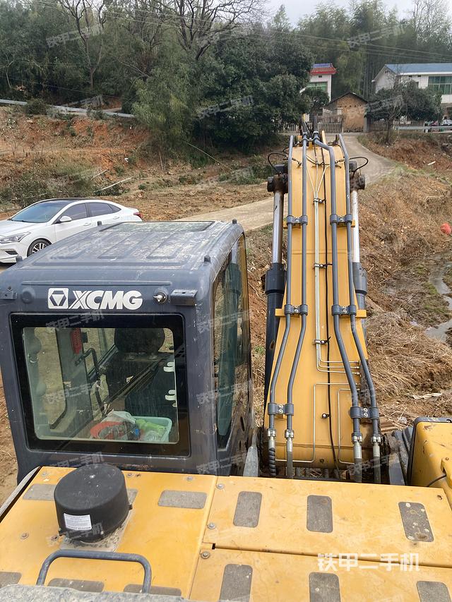 驾驶室顶部（整机外观）