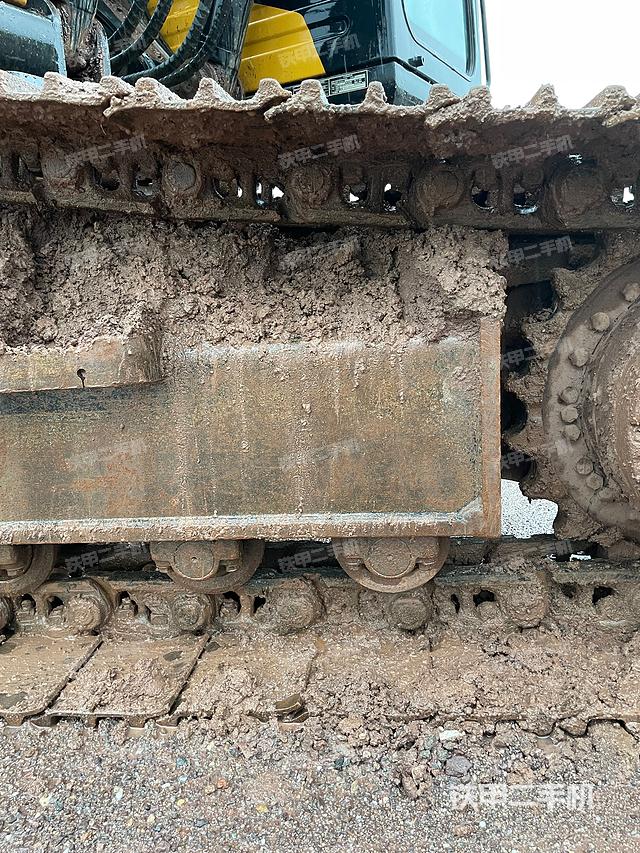 驾驶室顶部（整机外观）