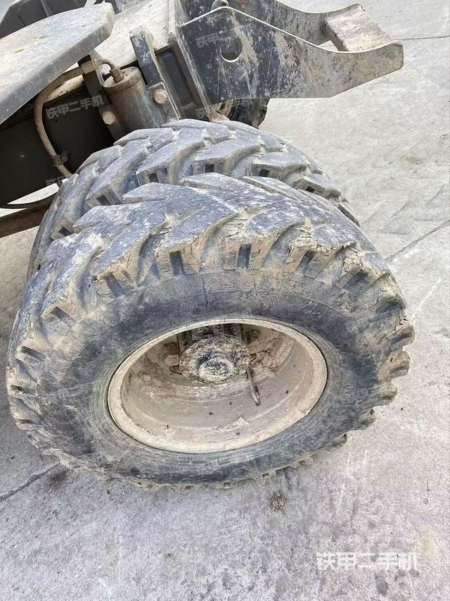 单侧履带整体（整机外观）