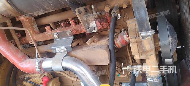 发动机左侧（整机外观及大件）