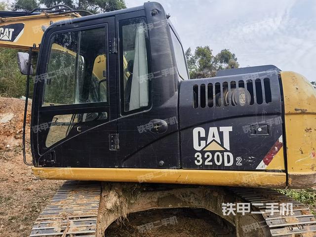 驾驶室顶部（整机外观）