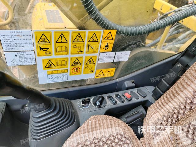 座椅右侧控制台/钥匙门/油门/含右手柄（驾驶室部分）