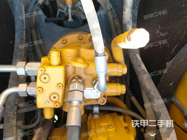 回轉(zhuǎn)馬達（上車部件）