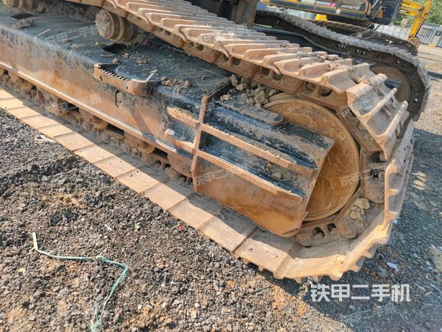 右側(cè)行走馬達蓋板（行走機構(gòu)）