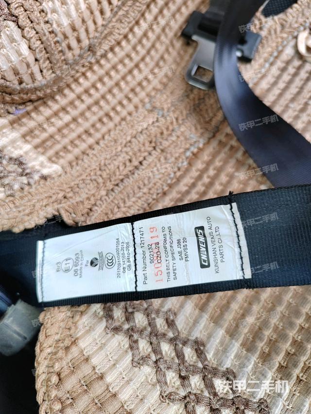 右侧玻璃角标（驾驶室部分）