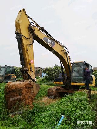 郴州卡特彼勒320D2液压挖掘机实拍图片