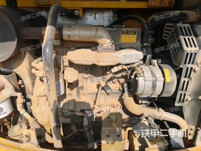 發(fā)動(dòng)機(jī)室（上車(chē)部件）