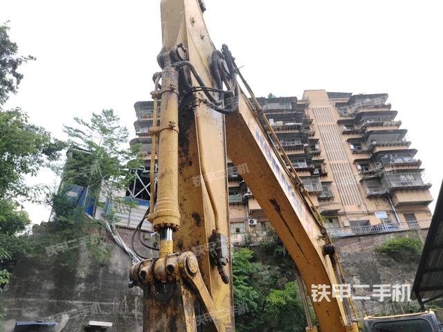 小臂整体左后（工作和回转装置）