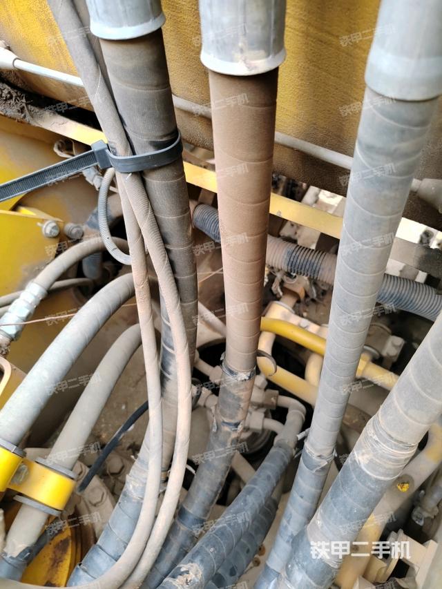 气门室盖螺丝特写（上车部件）