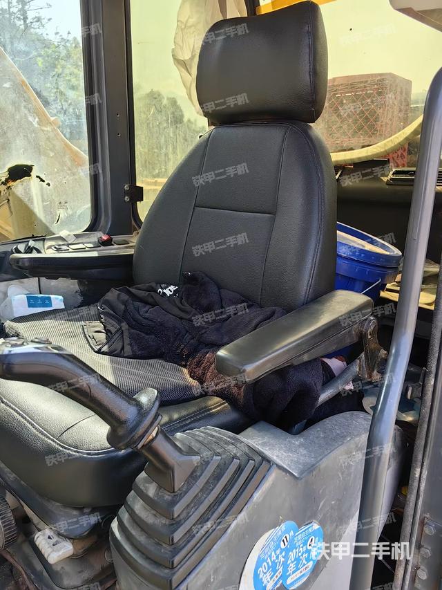 驾驶室整体（整机外观）