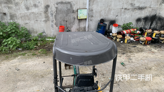 驾驶室顶部（整机外观）