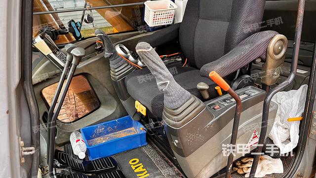 驾驶室整体（整机外观）