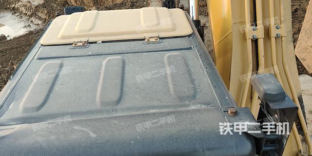 驾驶室顶部（整机外观）