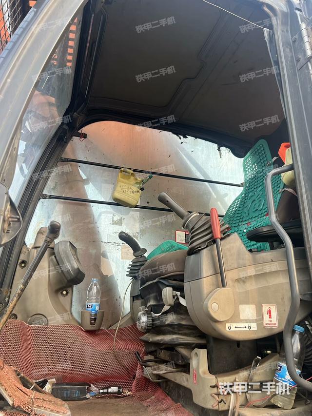 驾驶室整体（整机外观）