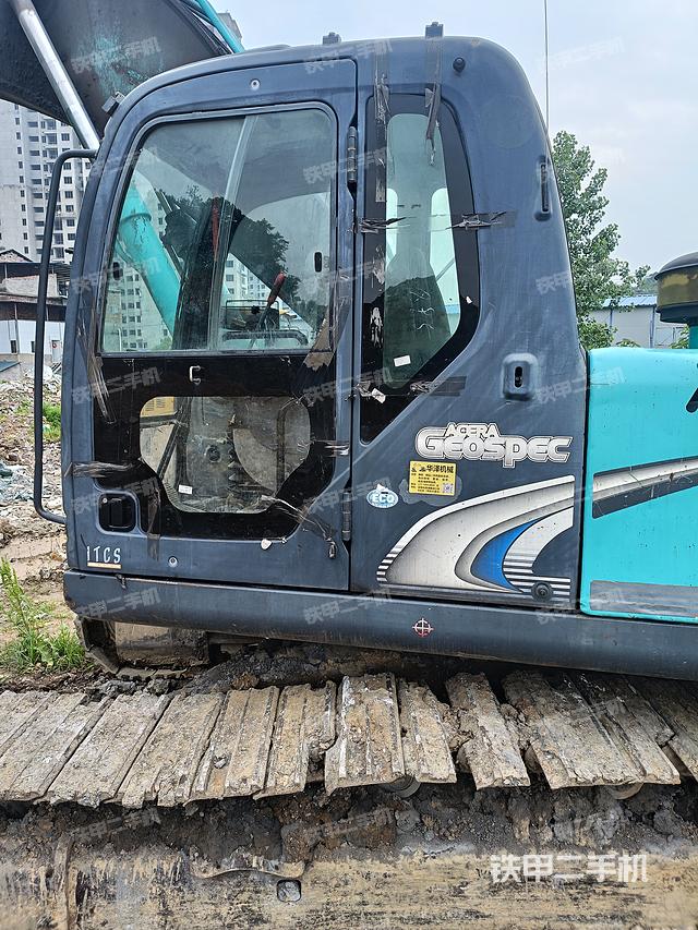 驾驶室整体（整机外观）