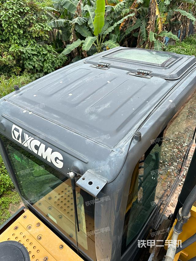 驾驶室顶部（整机外观）