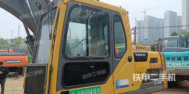 驾驶室整体（整机外观）