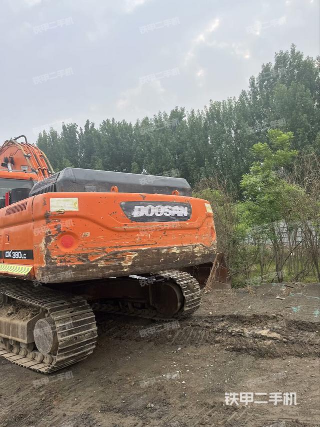 驾驶室顶部（整机外观）