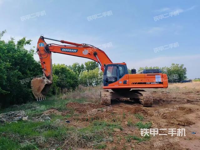 斗山DX380LC挖掘机