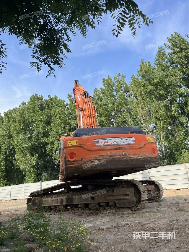 驾驶室顶部（整机外观）