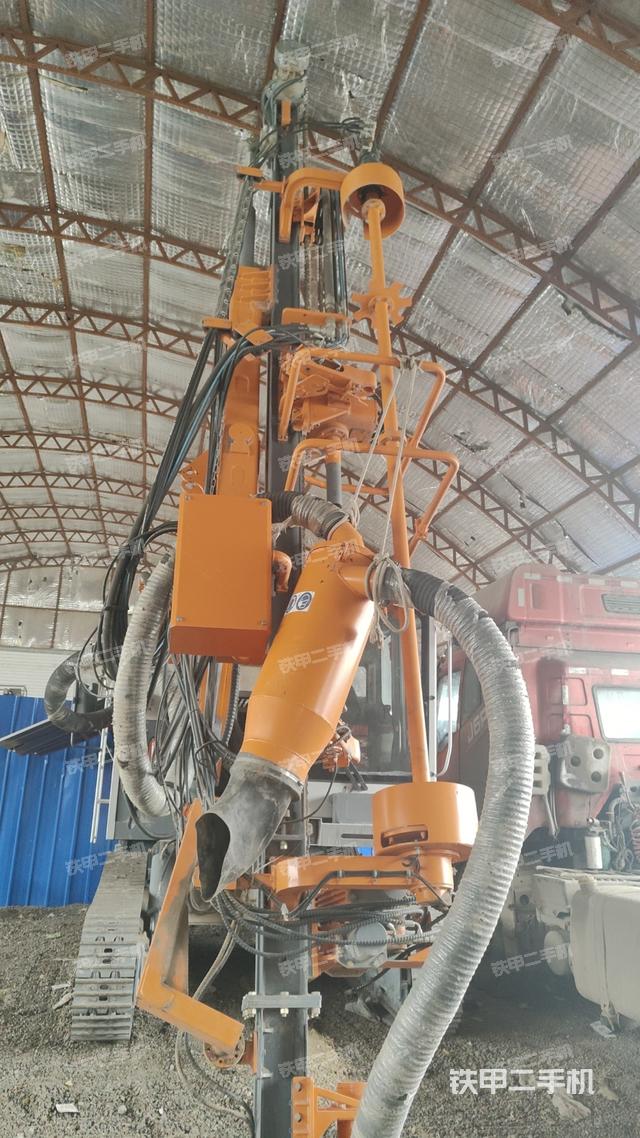 整机左侧（设备外观及核心部件）